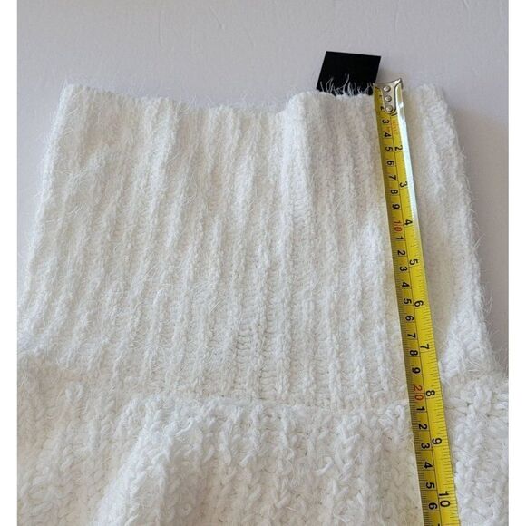 21 Main Fuzzy Super soft Turtleneck Sweater - XL - White - Picture 10 of 10